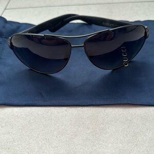 Men’s authentic Gucci aviator polarized sunglasses